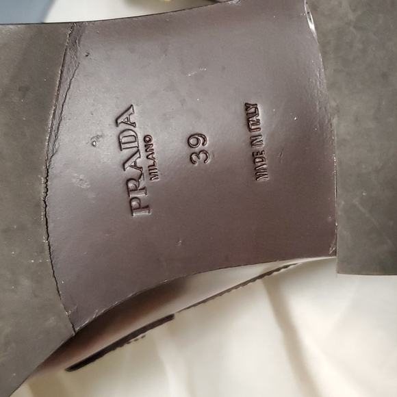 Prada loafer.  Used like new condition. - Picture 6 of 12